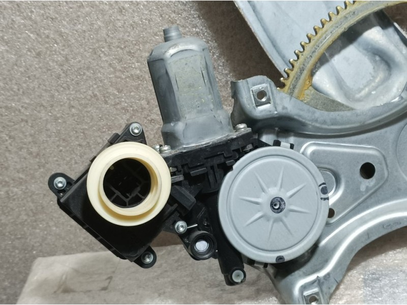 Recambio de elevalunas trasero izquierdo para toyota verso active referencia OEM IAM 698400F040  ELECTRICO 10 PINS