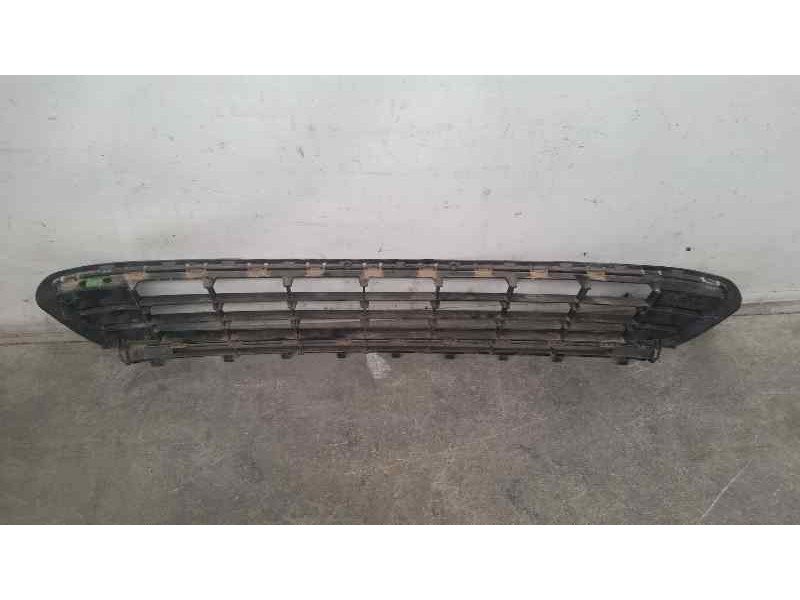Recambio de rejilla central paragolpes para volkswagen golf vii lim. (5g1) advance bluemotion referencia OEM IAM   