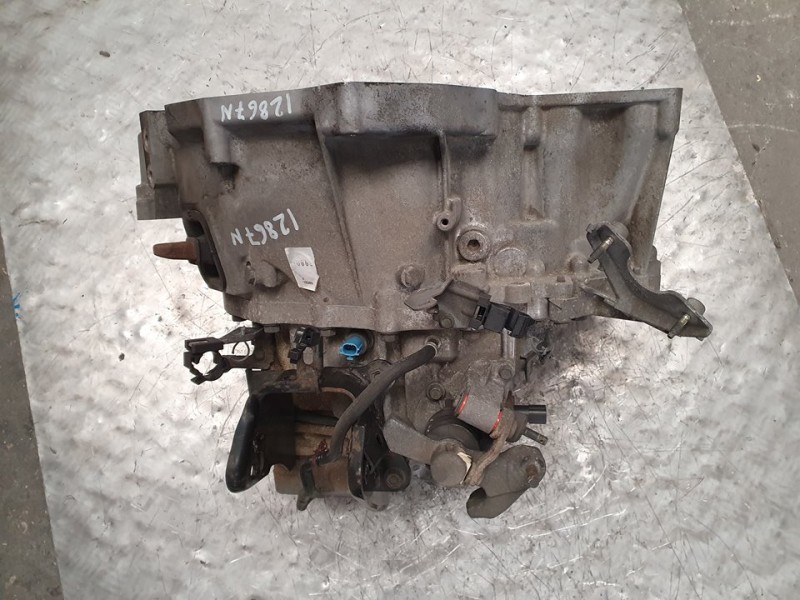 Recambio de caja cambios para nissan x-trail (t30) comfort referencia OEM IAM 32010EQ068  6VELOCIDADES