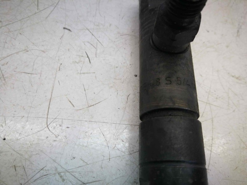 Recambio de inyector para renault 18 2.1 turbodiesel referencia OEM IAM KBE48S54  