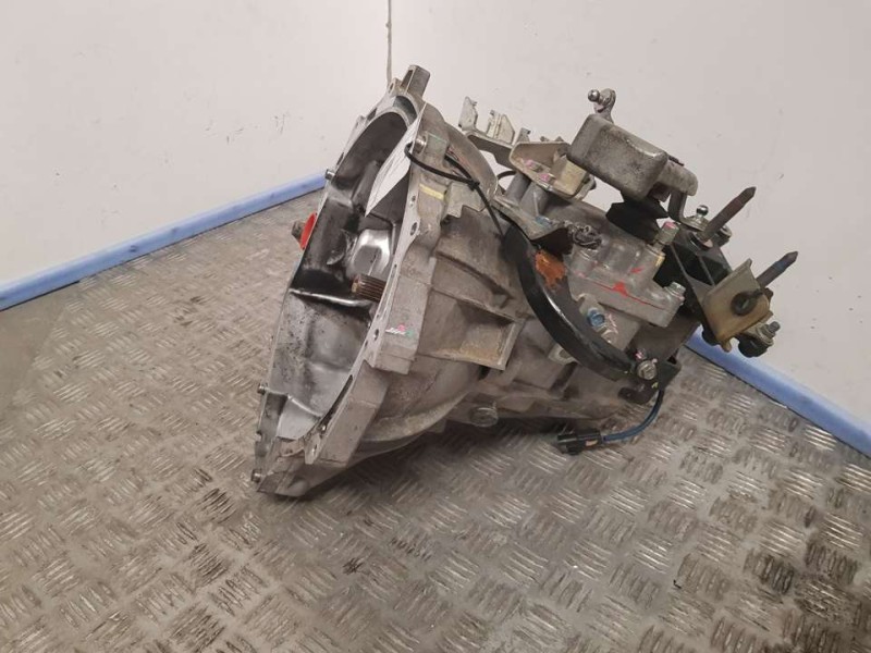 Recambio de caja cambios para mitsubishi space star (a00) color referencia OEM IAM F5MBD1ABZ Y705384 5VELOCIDADES