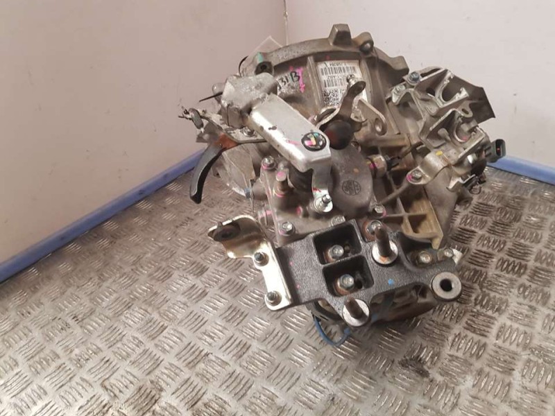 Recambio de caja cambios para mitsubishi space star (a00) color referencia OEM IAM F5MBD1ABZ Y705384 5VELOCIDADES