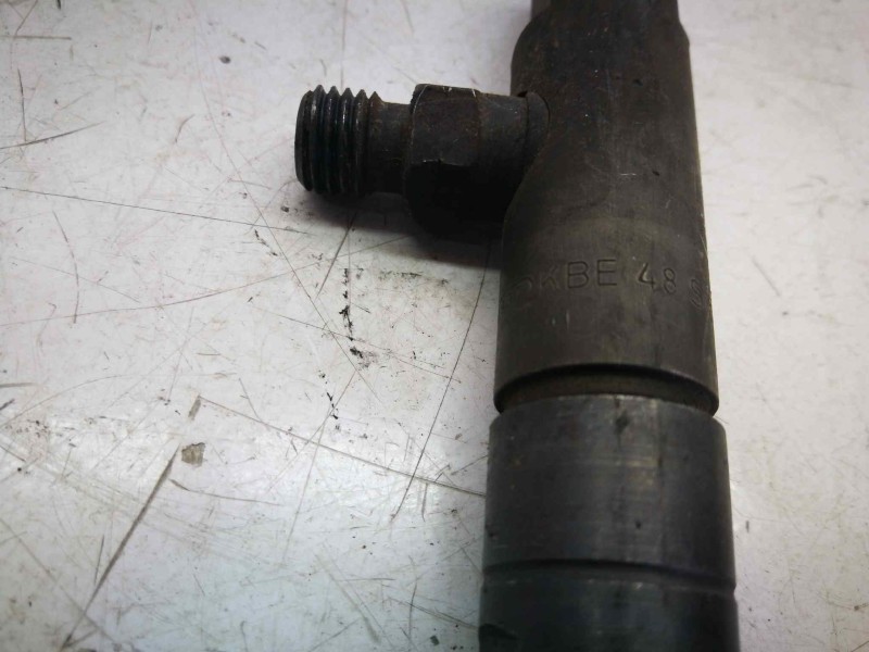 Recambio de inyector para renault 18 2.1 turbodiesel referencia OEM IAM KBE48S54  