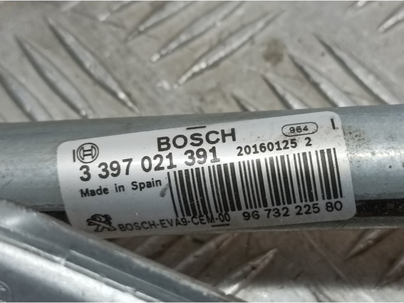 Recambio de motor limpia delantero para peugeot 2008 (--.2013) allure referencia OEM IAM 9673222580 3397021391 BOSCH