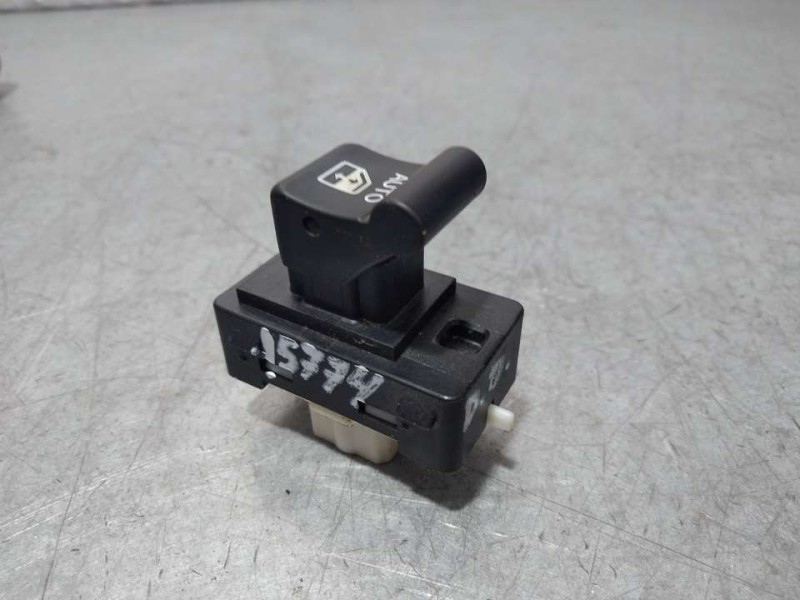 Recambio de mando elevalunas delantero derecho para jeep renegade longitude fwd referencia OEM IAM 30170843  