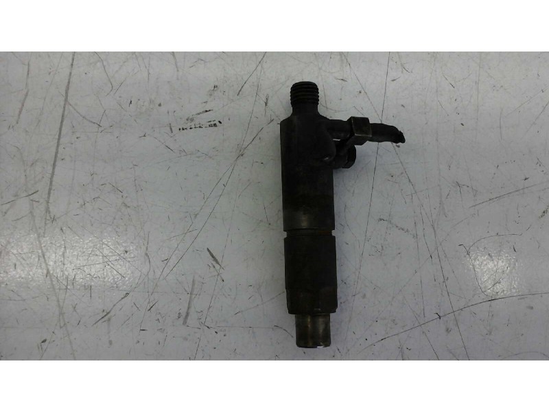 Recambio de inyector para renault master desde ´98 2.2 diesel referencia OEM IAM KBE58S8  