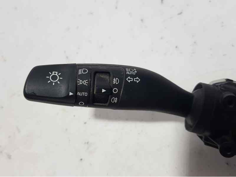 Recambio de mando luces y limpia para kia sportage drive 2wd referencia OEM IAM 93404D9962  