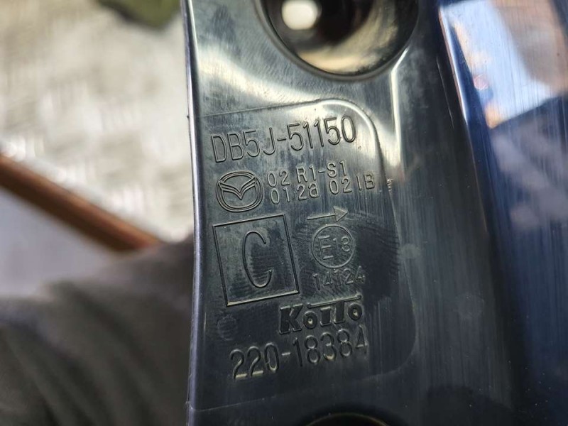 Recambio de piloto trasero derecho para mazda 2 lim. () luxury referencia OEM IAM DB5J51150 22018384 KOITO EXTERIOR