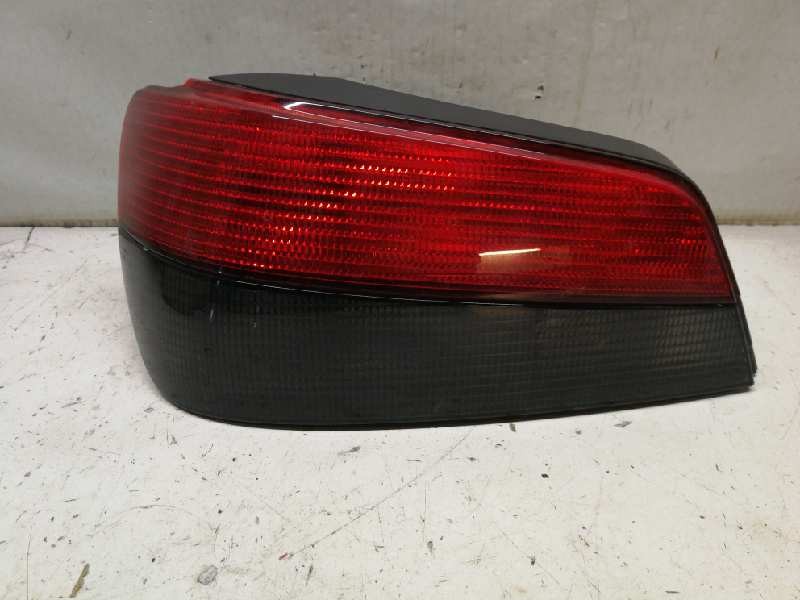 Recambio de piloto trasero izquierdo para peugeot 306 berlina 3/4/5 puertas (s2) referencia OEM IAM  1000000136708 
