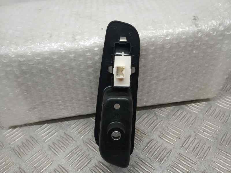 Recambio de mando elevalunas trasero derecho para jeep renegade longitude fwd referencia OEM IAM 735603927 30170844 