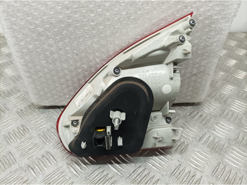 Recambio de piloto trasero izquierdo para peugeot 2008 (--.2013) allure referencia OEM IAM 9678074480  INTERIOR