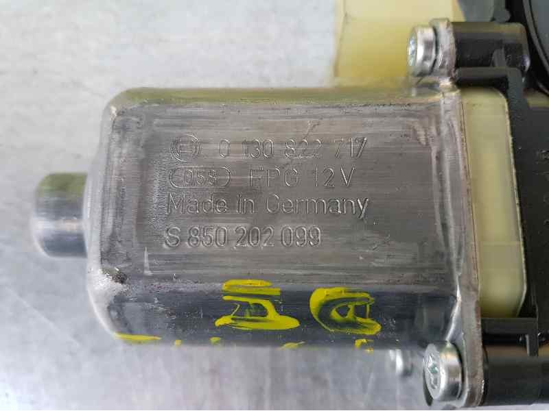 Recambio de motor elevalunas delantero izquierdo para seat leon st (5f8) style referencia OEM IAM 0130822717 5Q0959801B 2 PINS