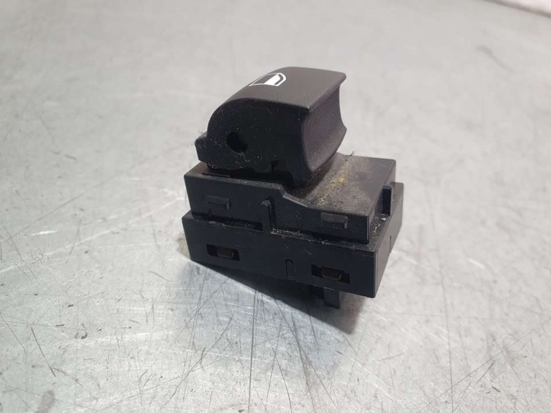 Recambio de mando elevalunas trasero izquierdo para bmw serie 2 active tourer (f45) 218d referencia OEM IAM 920810702 L1A04358 