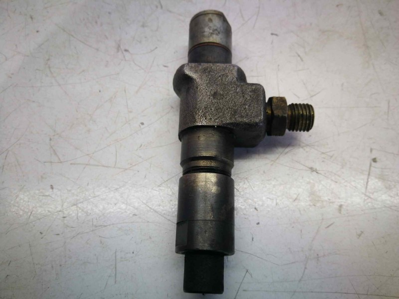 Recambio de inyector para renault master desde ´98 2.5 diesel referencia OEM IAM RKB45S5456  