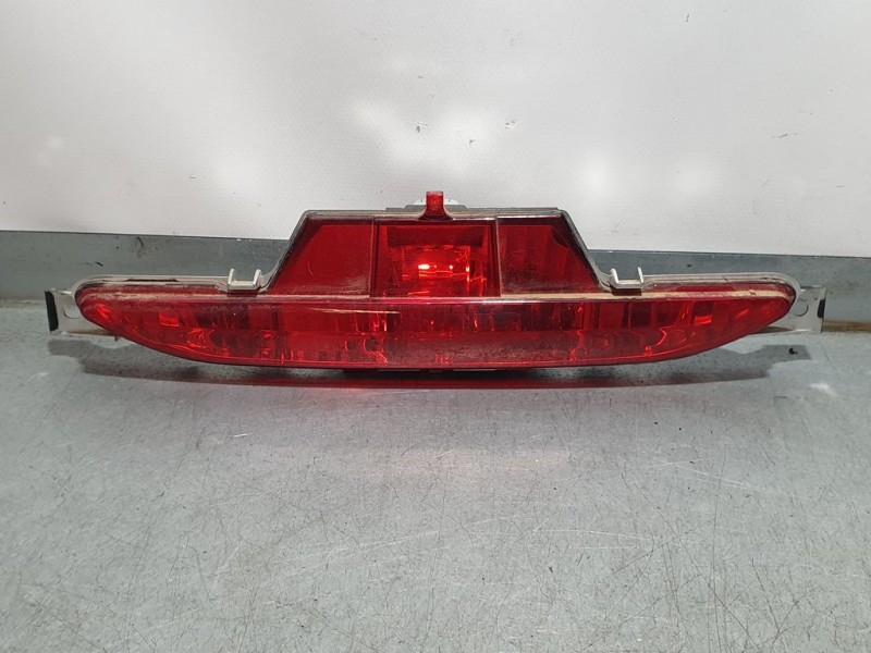 Recambio de piloto trasero central para peugeot 208 style referencia OEM IAM 9674308980  PARAGOLPES