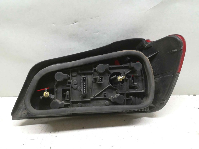 Recambio de piloto trasero izquierdo para peugeot 306 berlina 3/4/5 puertas (s2) referencia OEM IAM   
