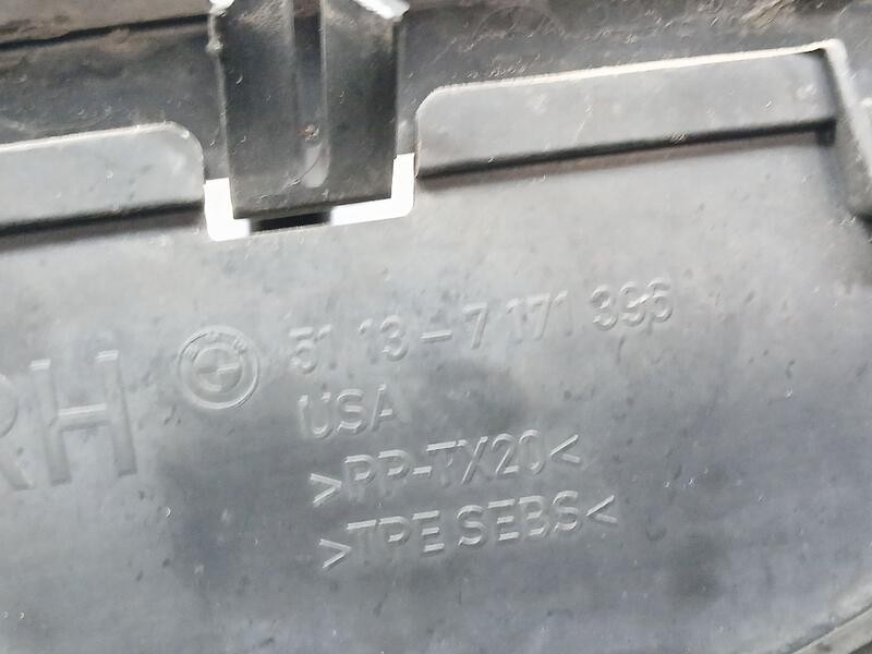 Recambio de rejilla delantera para bmw x5 (e70) 3.0 d referencia OEM IAM 51137171396 TOCADA DERECHA