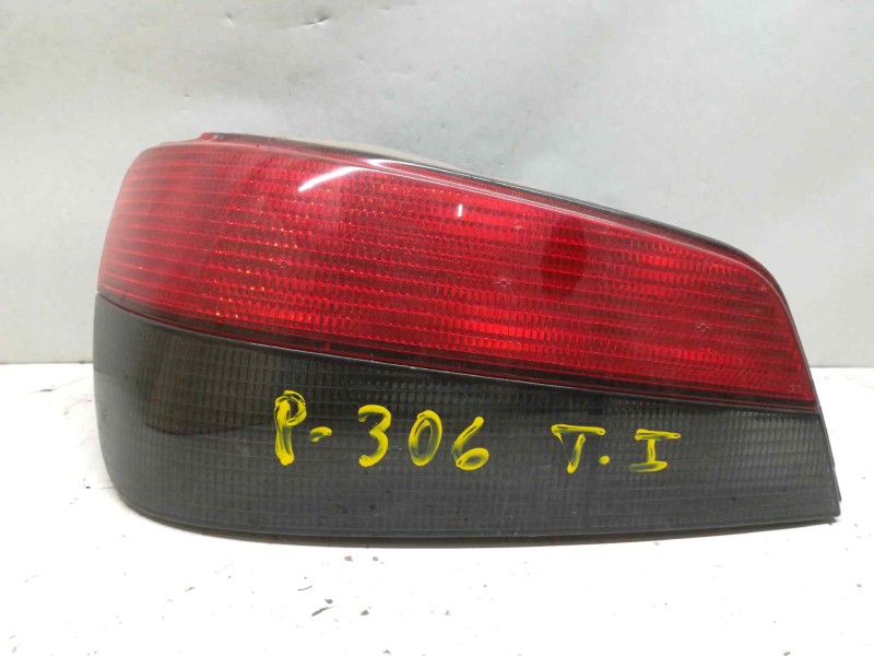Recambio de piloto trasero izquierdo para peugeot 306 berlina 3/4/5 puertas (s2) referencia OEM IAM   