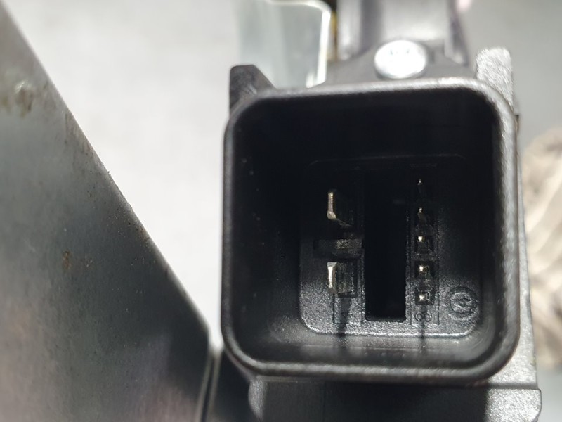 Recambio de elevalunas trasero derecho para opel astra j lim. selective referencia OEM IAM 13350763 911718109 BROSE 7 PINES