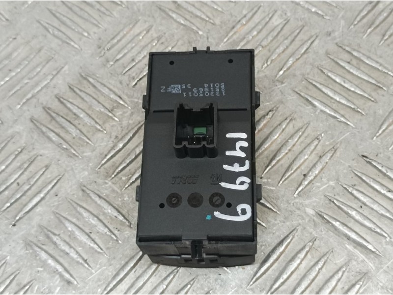 Recambio de mando elevalunas delantero izquierdo para opel astra j lim. selective referencia OEM IAM 13305011  