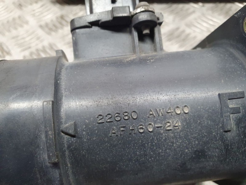 Recambio de caudalimetro para nissan x-trail (t30) comfort referencia OEM IAM 22680AW400  
