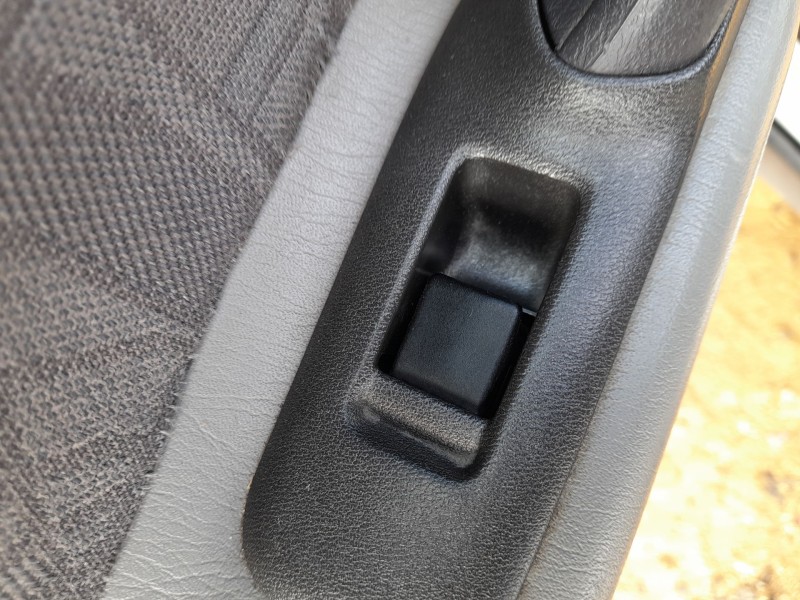 Recambio de mando elevalunas trasero izquierdo para nissan primera (p11) 2.0 td referencia OEM IAM 254112F000  