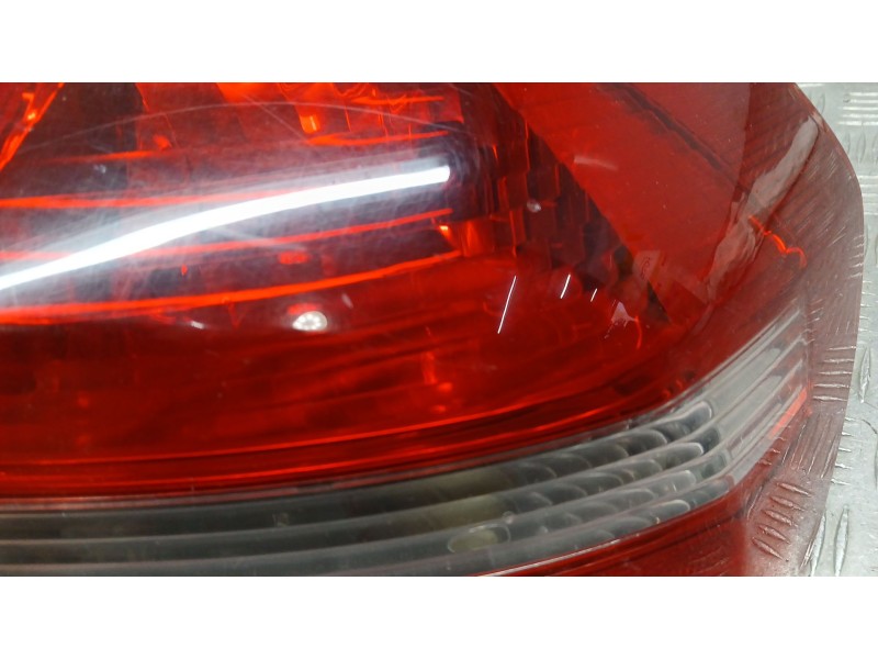 Recambio de piloto trasero derecho para bmw 1 (e87) 118 d referencia OEM IAM 7164856 ROZADO 