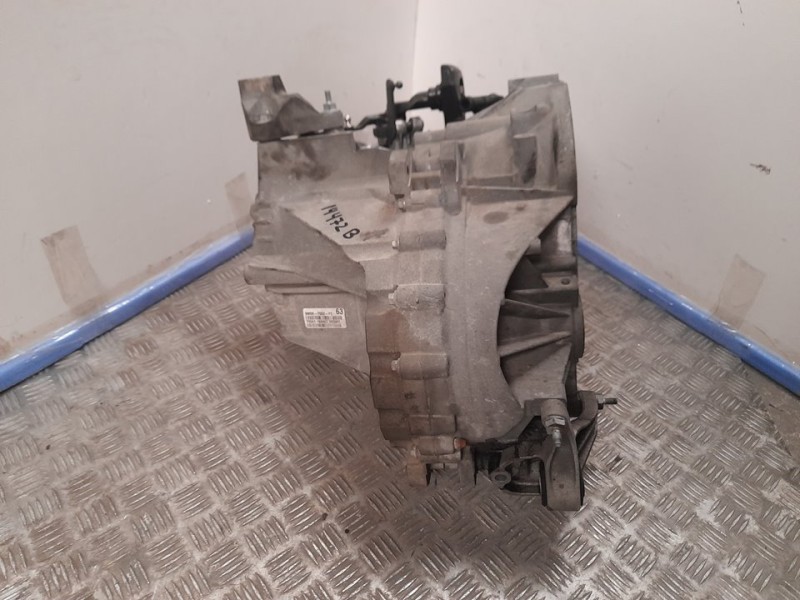 Recambio de caja cambios para ford focus lim. (cb4) titanium referencia OEM IAM 8M5R7002FC 180407 6VELOCIDADES