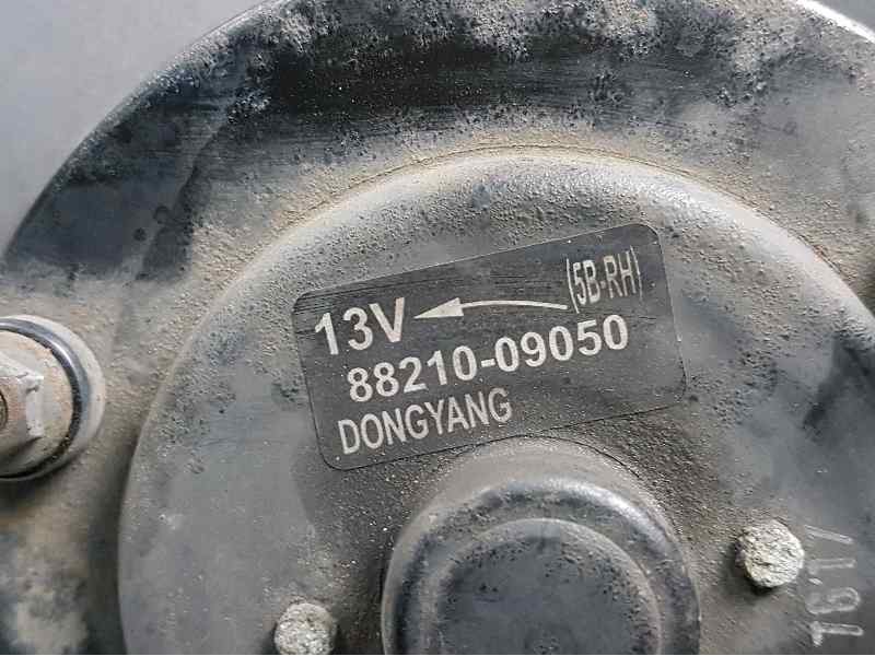 Recambio de electroventilador para ssangyong actyon 200 xdi referencia OEM IAM 8821009050 61R0027 5 ASPAS