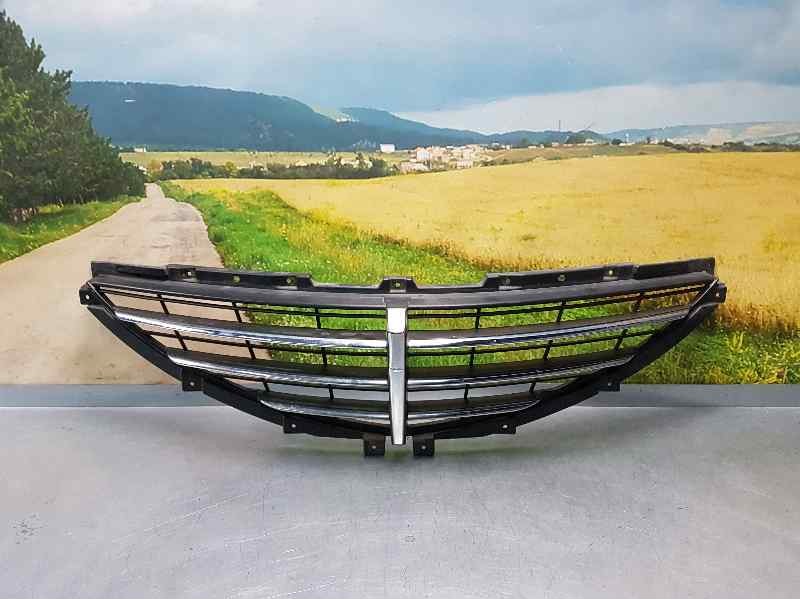 Recambio de rejilla delantera para ssangyong actyon 200 xdi referencia OEM IAM 7945131000  TOCADA VER FOTOS