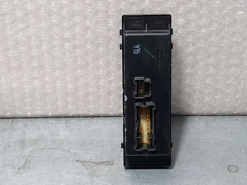Recambio de mando elevalunas delantero izquierdo para nissan pulsar (c13) acenta referencia OEM IAM 254013ZL1A  