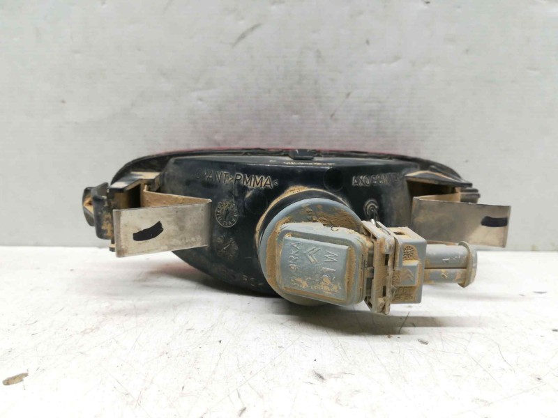 Recambio de faro antiniebla trasero central para peugeot 206 berlina referencia OEM IAM   