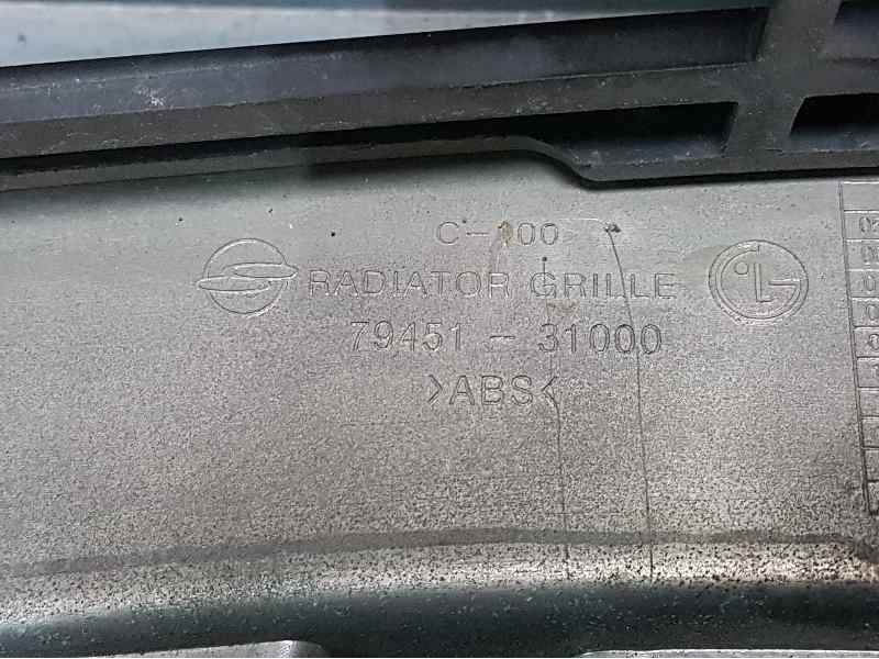 Recambio de rejilla delantera para ssangyong actyon 200 xdi referencia OEM IAM 7945131000  TOCADA VER FOTOS