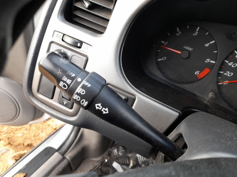 Recambio de mando luces y limpia para nissan primera (p11) 2.0 td referencia OEM IAM 255602F710  