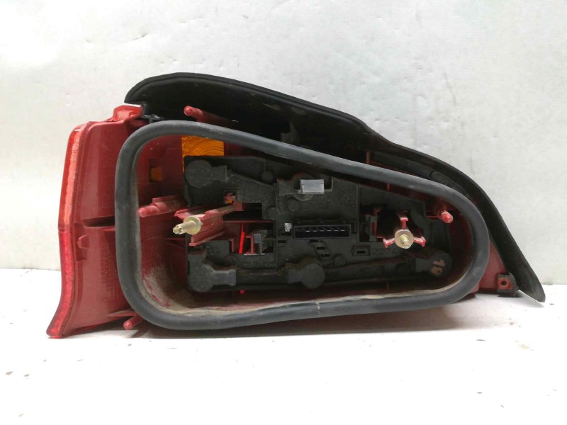 Recambio de piloto trasero derecho para peugeot 106 (s1) 1.0 referencia OEM IAM   