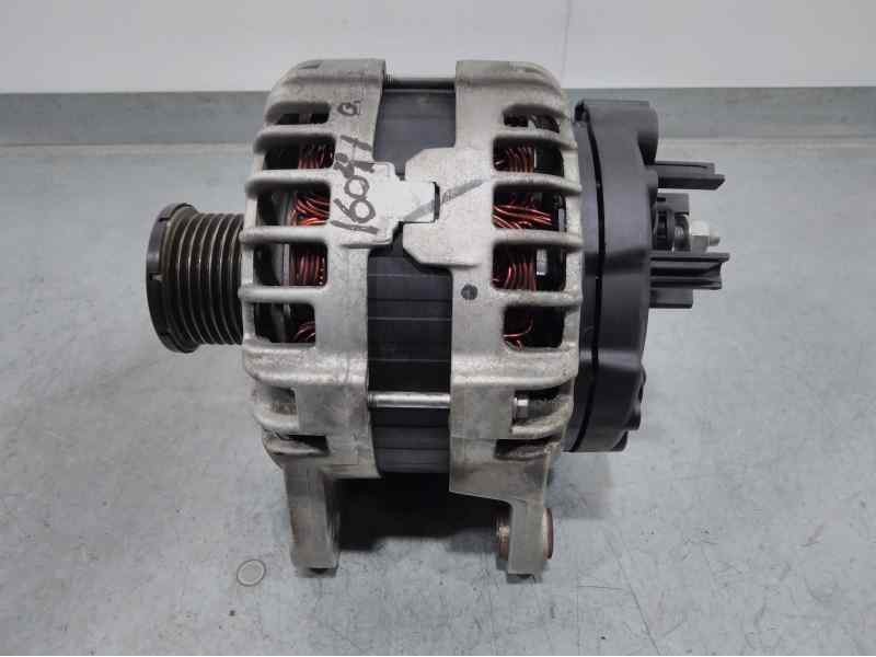 Recambio de alternador para nissan x-trail (t32) acenta referencia OEM IAM 231004BE0A  BOSCH