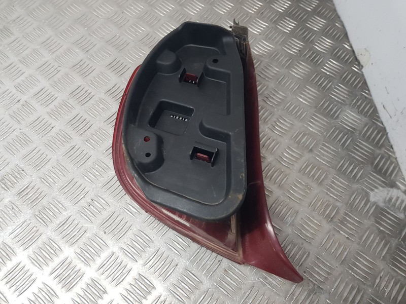 Recambio de piloto trasero derecho para citroën c5 i (dc_) 2.0 hdi (dcrhzb, dcrhze) referencia OEM IAM 6351N8  