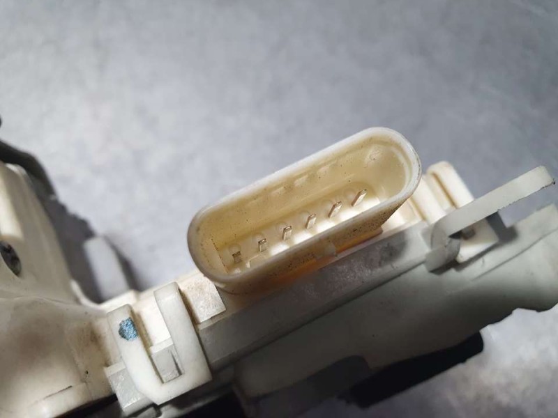 Recambio de cerradura puerta delantera derecha para audi a1 (8x) ambition referencia OEM IAM 8J1837016C  6 PINES