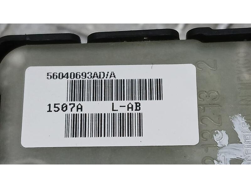Recambio de mando elevalunas trasero derecho para jeep compass limited referencia OEM IAM 56040693AD  