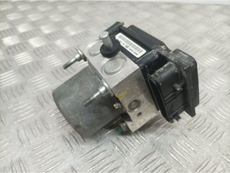 Recambio de abs para opel combo (corsa c) familiar referencia OEM IAM 13182319 0265231583 BOSCH