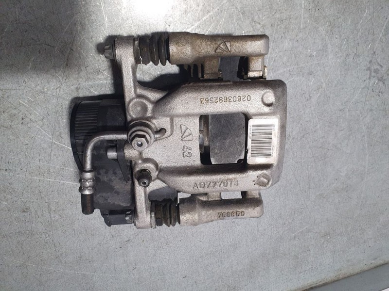 Recambio de pinza freno trasera izquierda para peugeot 5008 gt line 1.5 hdi 130 cv referencia OEM IAM 9819060880 02603682563 ELE