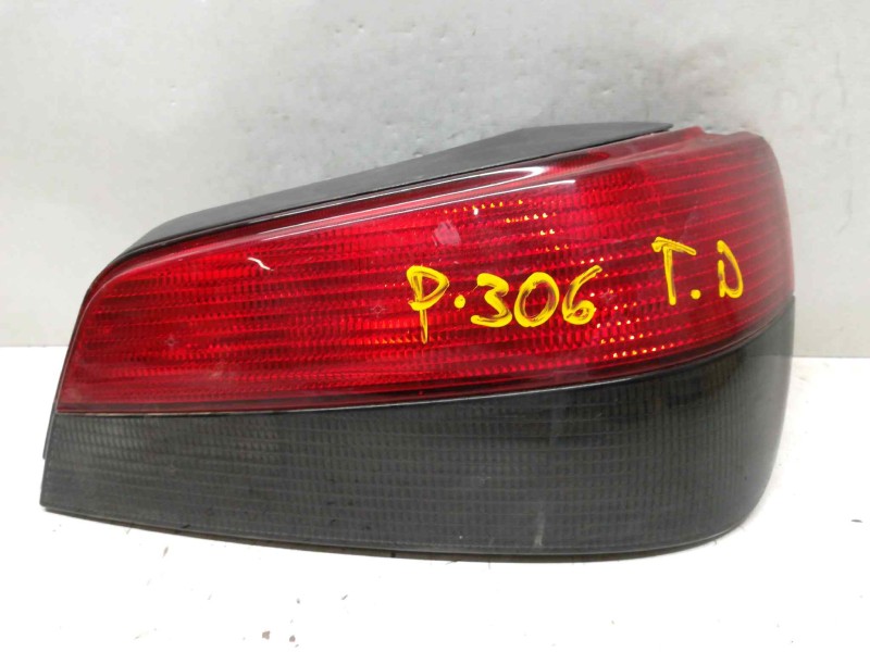 Recambio de piloto trasero derecho para peugeot 306 berlina 3/4/5 puertas (s2) referencia OEM IAM   