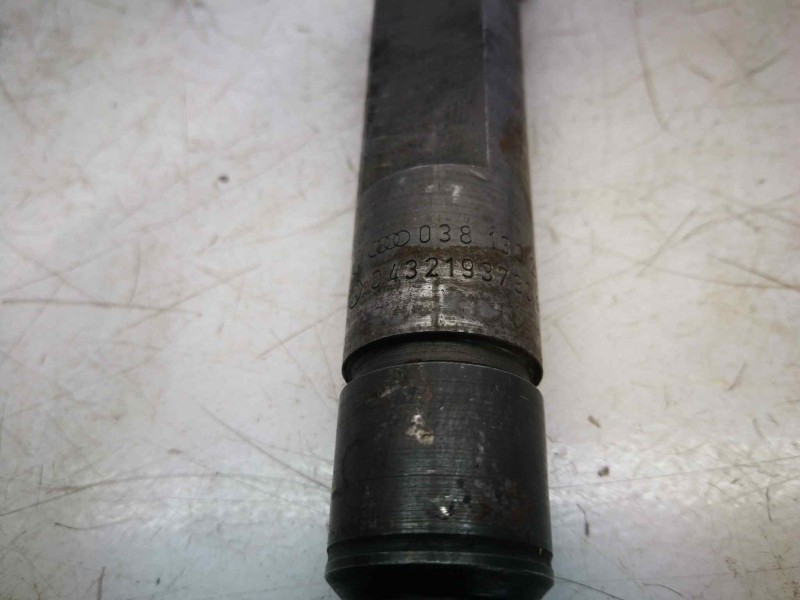 Recambio de inyector para audi a4 berlina (b5) 1.9 tdi referencia OEM IAM 038130201G  