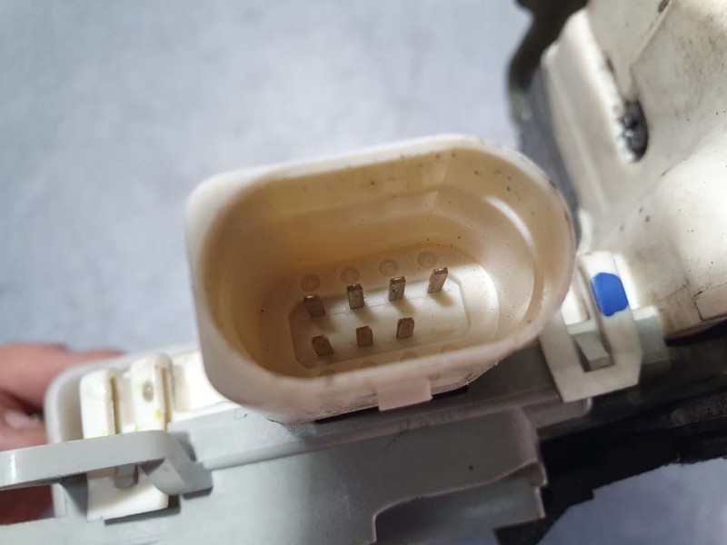 Recambio de cerradura puerta delantera izquierda para audi a1 (8x) ambition referencia OEM IAM 8J1837015C  7 PINES