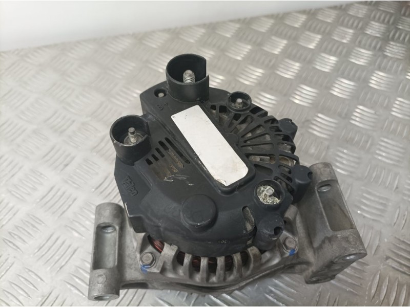 Recambio de alternador para opel combo (corsa c) familiar referencia OEM IAM 13256930  VALEO