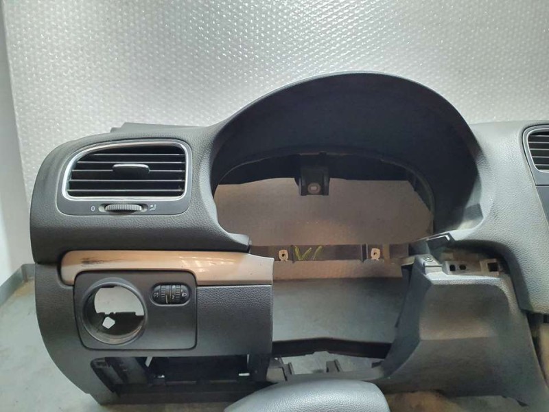 Recambio de kit airbag para volkswagen golf vi (5k1) advance referencia OEM IAM 5K0880201AA81U  C/ SALPICADERO Y SIN PRETENSORES