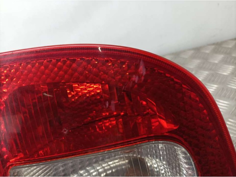 Recambio de piloto trasero derecho para skoda octavia berlina (1u2) ambiente referencia OEM IAM 1U6945096  ROZADO