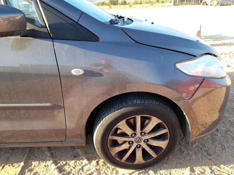 Recambio de aleta delantera derecha para mazda 5 (cr) 2.0 cd (cr19) referencia OEM IAM C23552111C TOCADA 