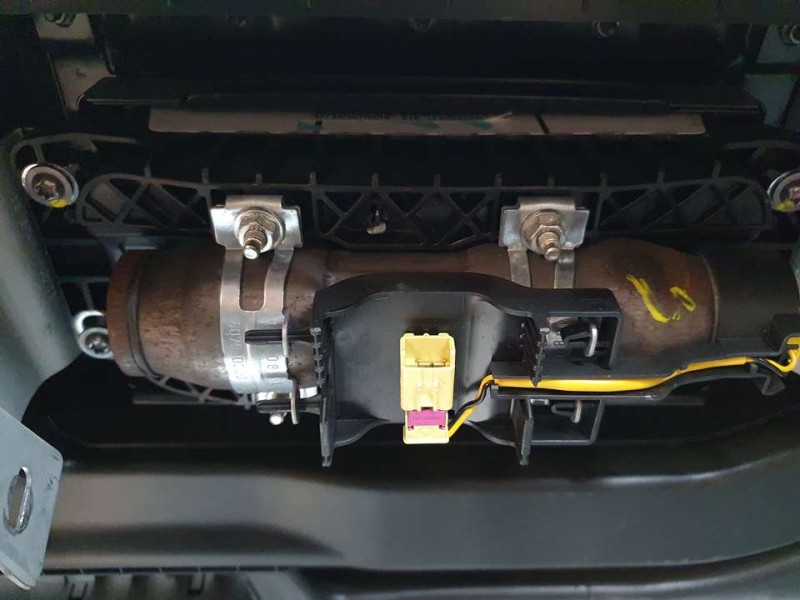 Recambio de kit airbag para volkswagen golf vi (5k1) advance referencia OEM IAM 5K0880201AA81U  C/ SALPICADERO Y SIN PRETENSORES