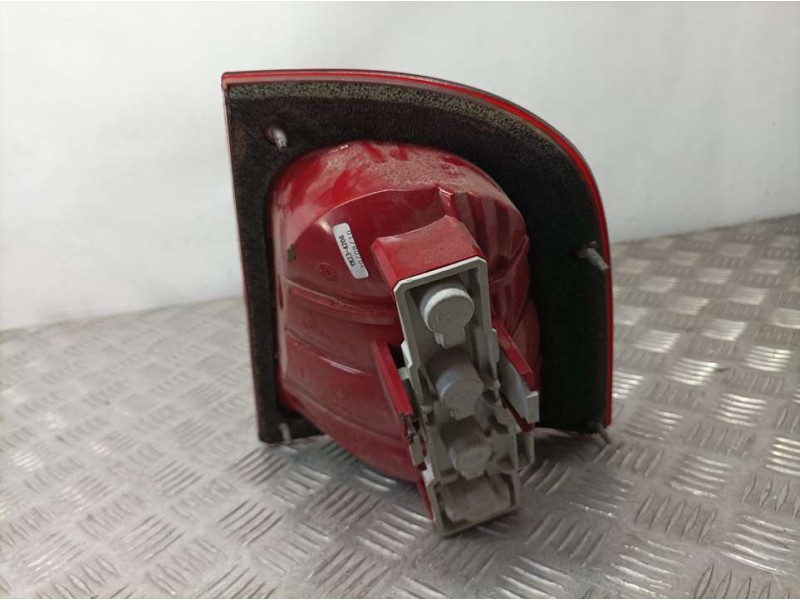 Recambio de piloto trasero izquierdo para skoda octavia berlina (1u2) ambiente referencia OEM IAM 1U6945095  ROZADO